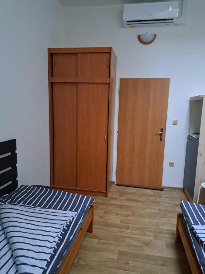 Penzion A Pizzerie Na Zalozne Kobylí Buitenkant foto