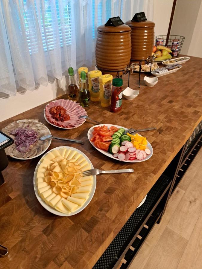 Penzion A Pizzerie Na Zalozne Kobylí Buitenkant foto