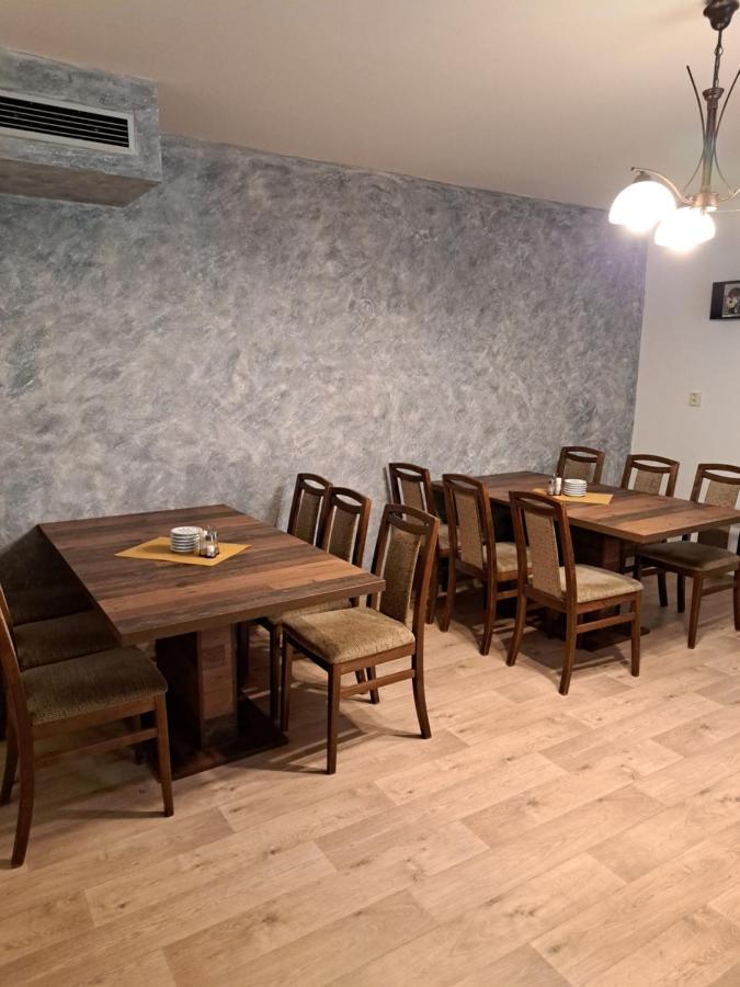 Penzion A Pizzerie Na Zalozne Kobylí Buitenkant foto