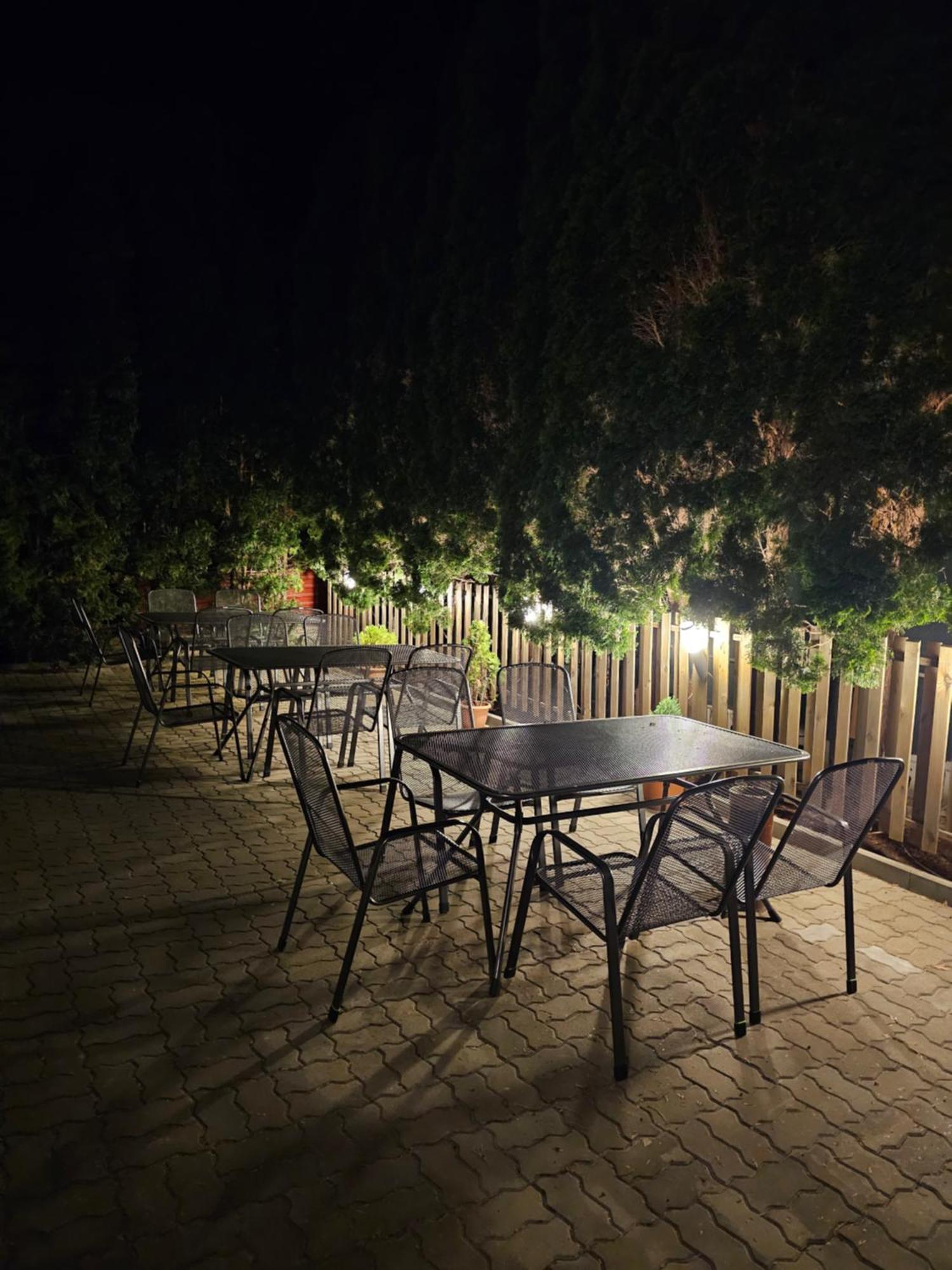 Penzion A Pizzerie Na Zalozne Kobylí Buitenkant foto
