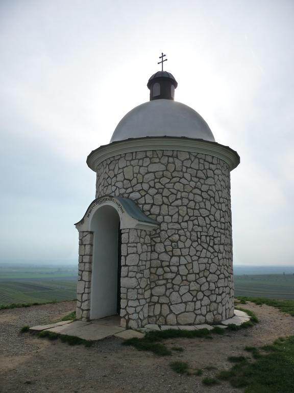 Penzion A Pizzerie Na Zalozne Kobylí Buitenkant foto