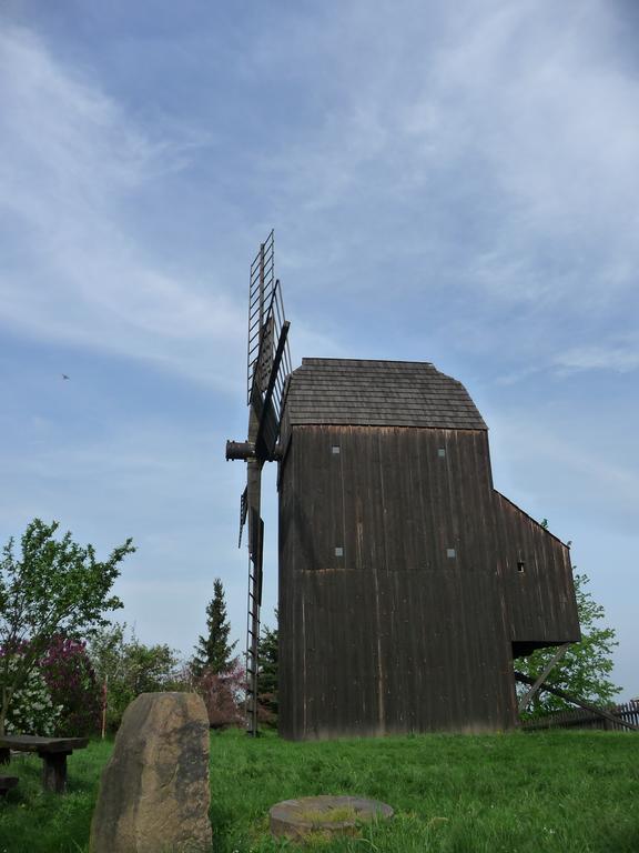 Penzion A Pizzerie Na Zalozne Kobylí Buitenkant foto